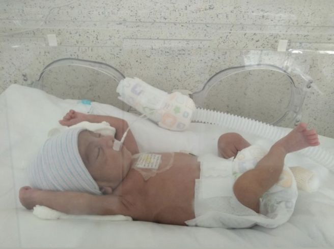 المرض حرمني من صغيري.. عاونوني نكمل الطريق